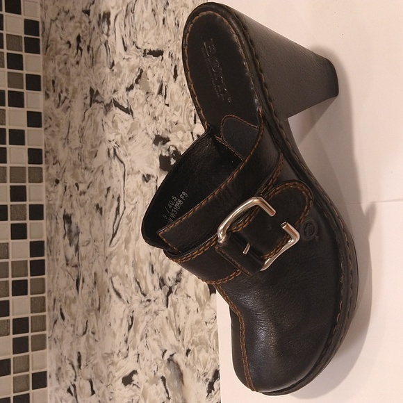*Excellent Used Condition* Born Clogs with Buckle- Blk, Size 9 M - Picture 3 of 15
